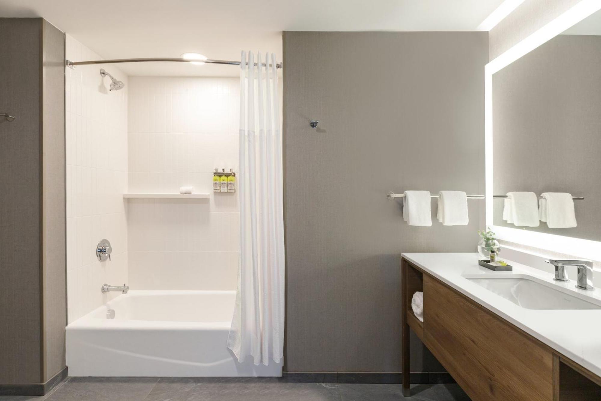 Staybridge Suites Rochester - Mayo Clinic Area By Ihg Екстериор снимка